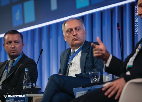 ვახტანგ ბუცხრიკიძეს აქციონერთა თითქმის 100% ენდობა