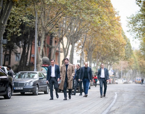 პრემიერი ვაკის ურნების შესყიდვას აჩქარებს 
