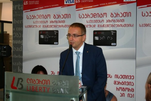 მატევოსიანი:  ლარიზაციისგან არაფერი გამოვა