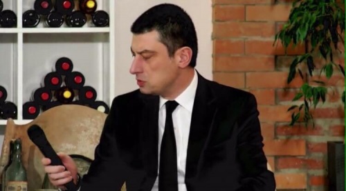 პრემიერი მეღვინეებს ხვდება 