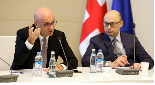 მთავრობა ბანკებისგან სესხულობს ბანკები რომ გაისტუმროს 