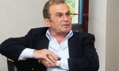 თემურ ჭყონია: პოპულისტურ განცხადებებს მთავრობამ თავი უნდა დაანებოს და 2016 წელი დავიწყოთ ოპტიმისტურად