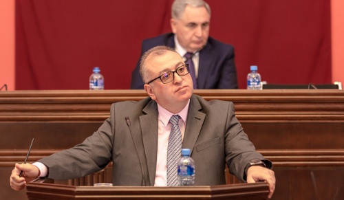 სებ-ი დოლარს იაფად ყიდულობს 