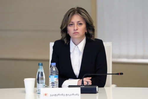 მინისტრი თვეში 500 000 აცრას აანონსებს