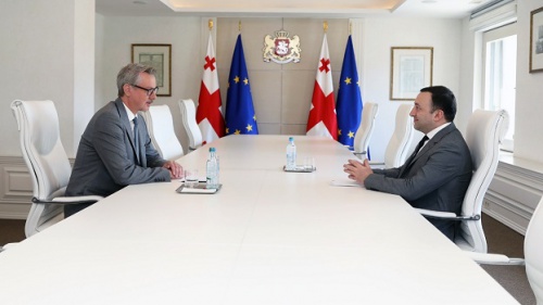 პრემიერი კარლ ჰარცელს გამოემშვიდობა