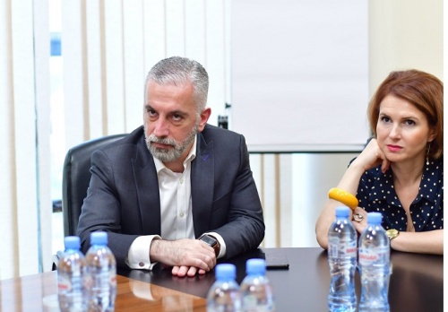 ბექაური კომუნიკაციების კომისიაში რჩება 