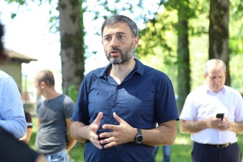 ტურისტულის გარდა სხვა ყველა სექტორში ზრდაა 