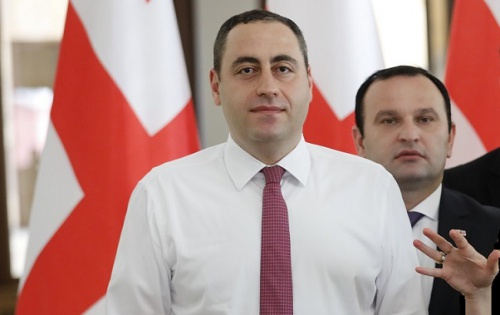 მოსამართლე მართლმსაჯულების მსახური გახდება მოსამართლე მართლმსაჯულების მსახური გახდება