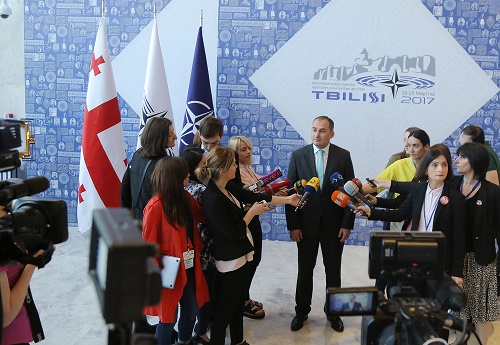 დიმიტრი ქუმსიშვილი: ეს არის გზავნილი ყველა ქვეყნისთვის, მათ შორის, საქართველოსთვის, რომ ნატოს კარი ღიაა