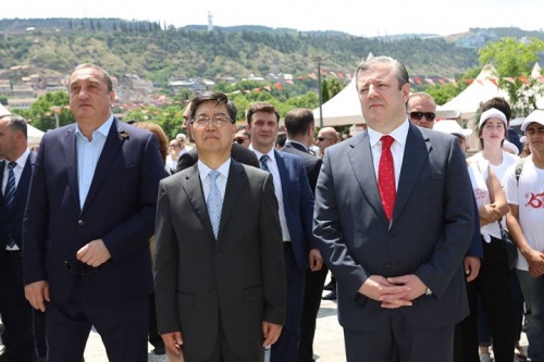 პრემიერი: საქართველოში საქმიანობა დაიწყეს მსხვილმა ჩინურმა კომპანიებმა და მათი რიცხვი თანდათან იზრდება პრემიერი: საქართველოში საქმიანობა დაიწყეს მსხვილმა ჩინურმა კომპანიებმა და მათი რიცხვი თანდათან იზრდება