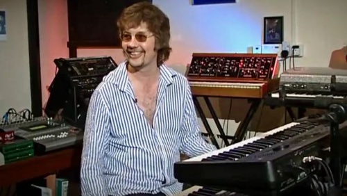 Deep Purple-ს პიანისტმა დმირტი მედვედევს ავტოგრაფი დაუბრუნა